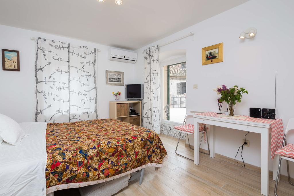 Phoenix Studio Apartment Сплит Екстериор снимка
