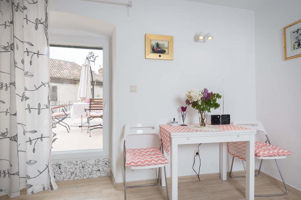 Phoenix Studio Apartment Сплит Екстериор снимка