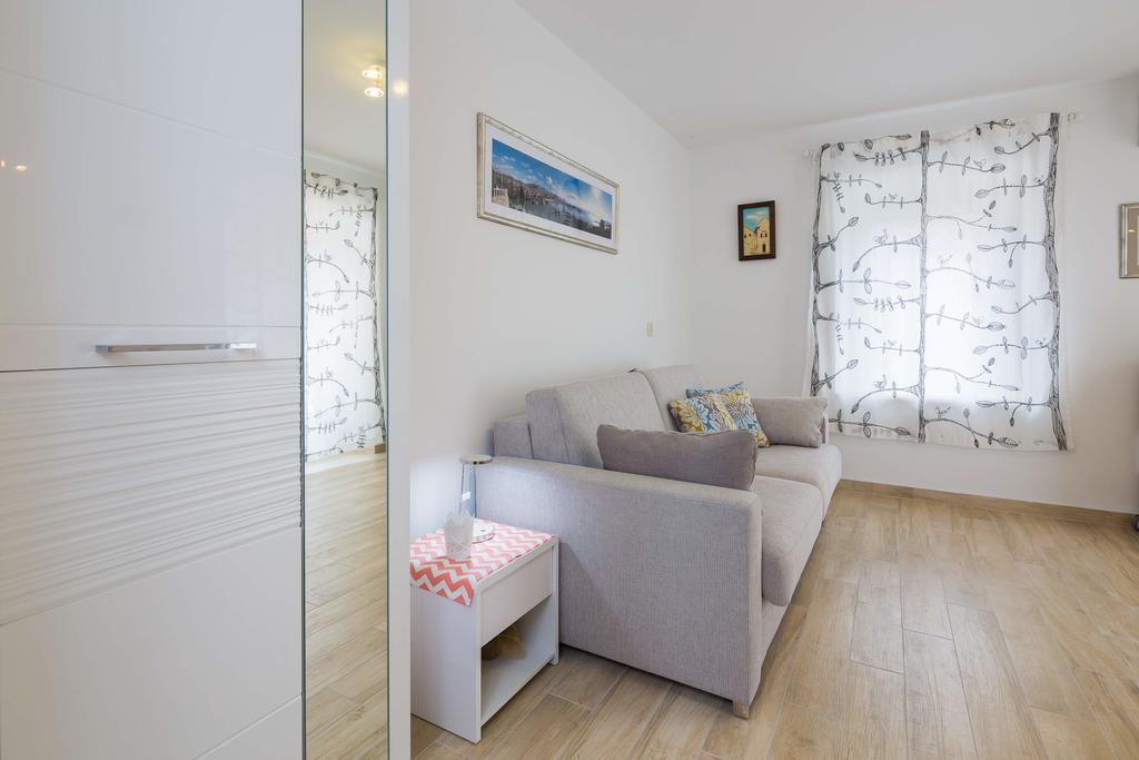 Phoenix Studio Apartment Сплит Екстериор снимка