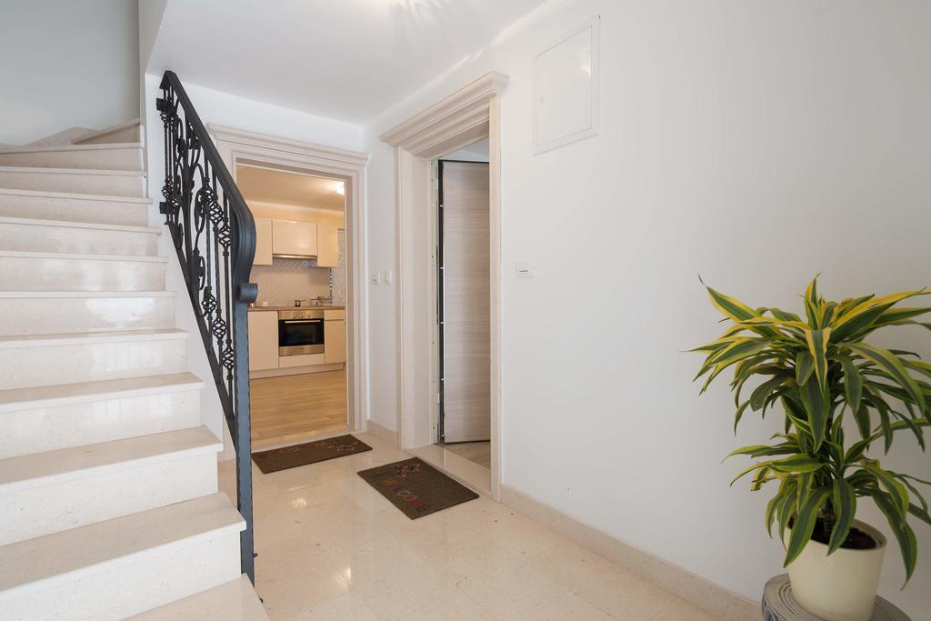 Phoenix Studio Apartment Сплит Екстериор снимка